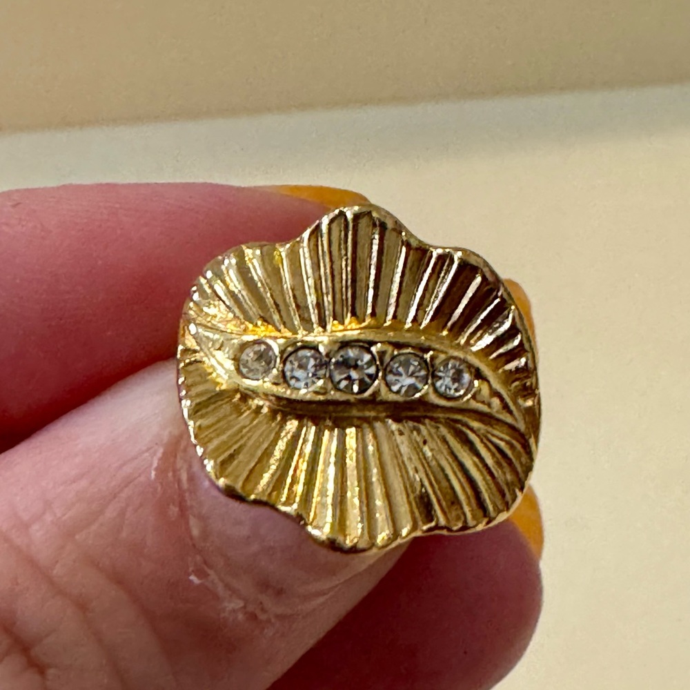 Gold wave ring - Picture 3 of 6